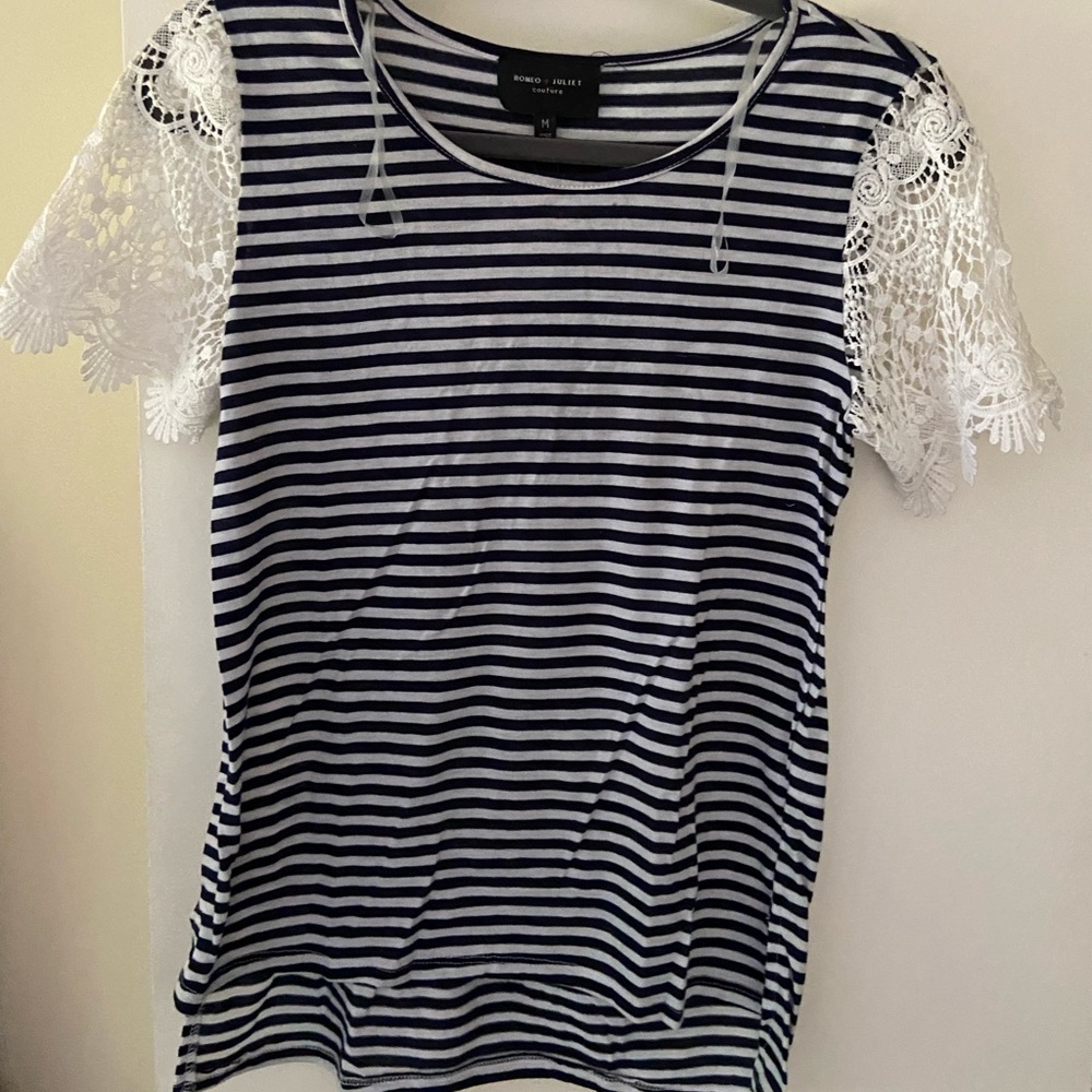 NWT Romeo & Juliet Top